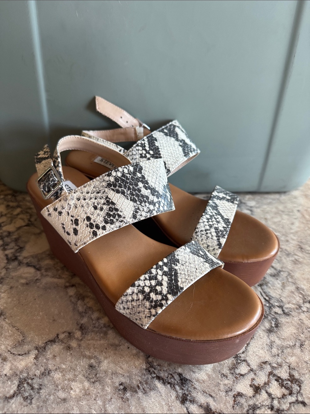 Steve Madden White & Black Snake-Print Platform Sandals